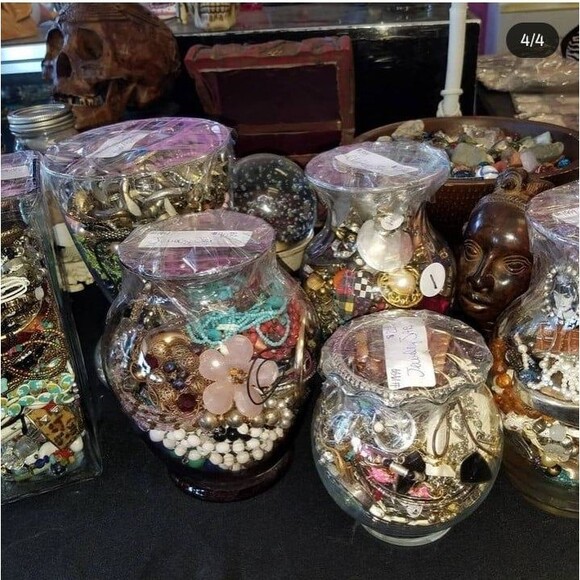 jewelry Lot lbs - Picture 4 of 4